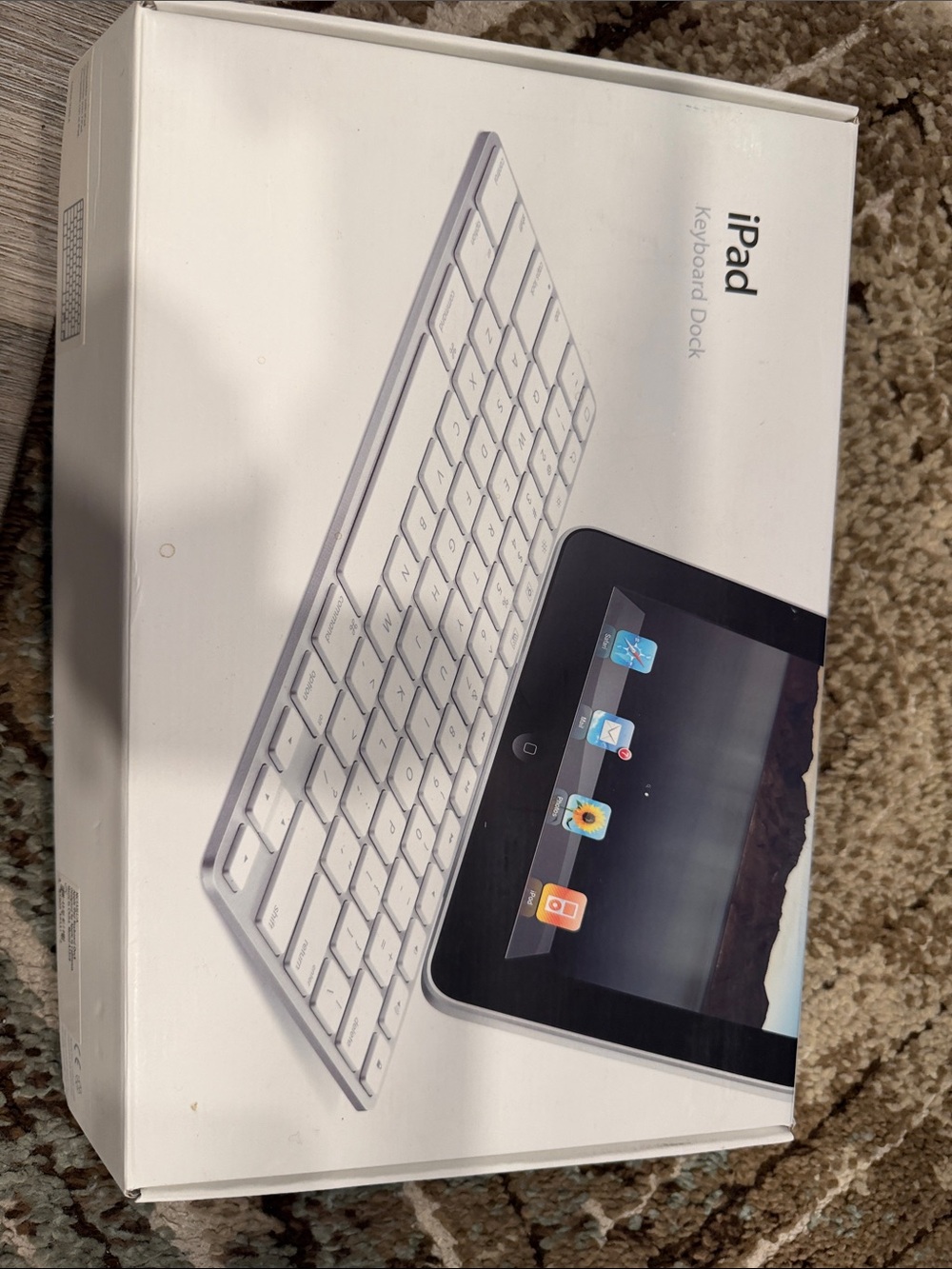 Apple iPad Keyboard Dock - White and Silver
